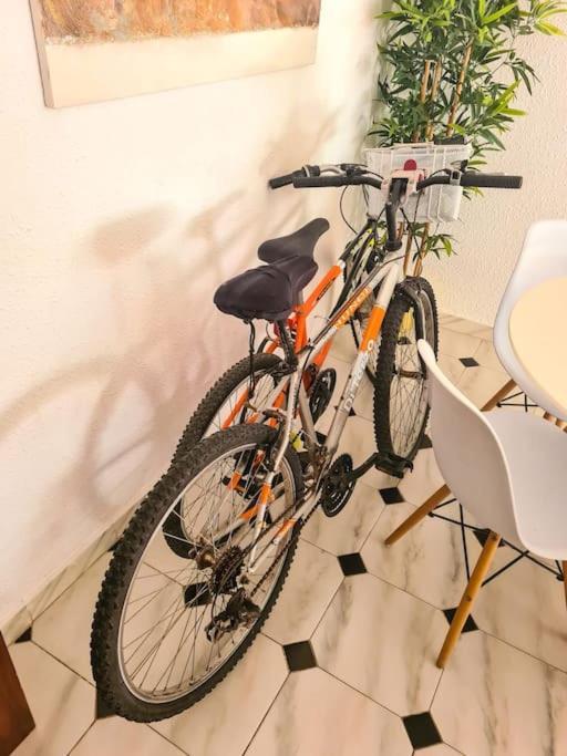 Nice Beachside 2-Bd Apt Near Barcelona クニット エクステリア 写真