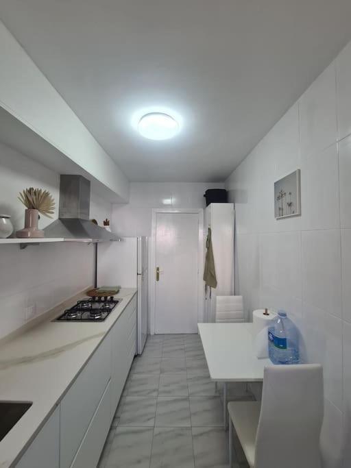 Nice Beachside 2-Bd Apt Near Barcelona クニット エクステリア 写真