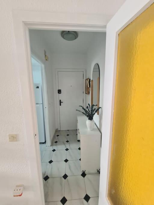 Nice Beachside 2-Bd Apt Near Barcelona クニット エクステリア 写真