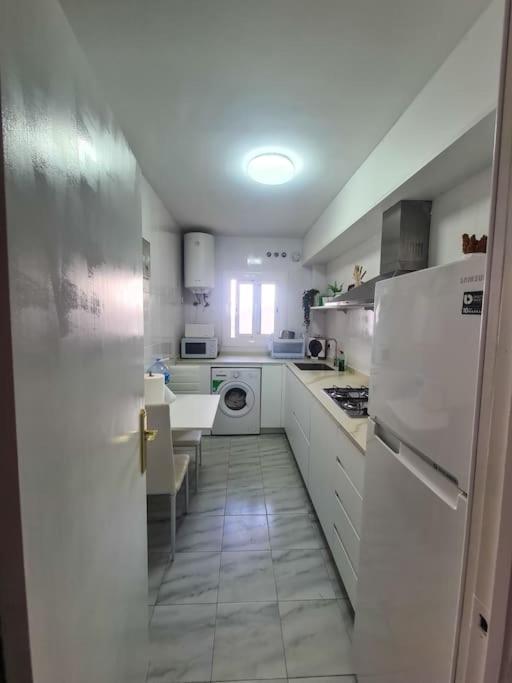 Nice Beachside 2-Bd Apt Near Barcelona クニット エクステリア 写真