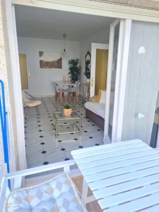 Nice Beachside 2-Bd Apt Near Barcelona クニット エクステリア 写真