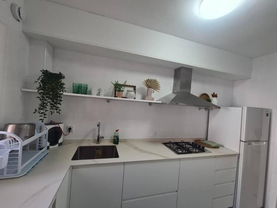 Nice Beachside 2-Bd Apt Near Barcelona クニット エクステリア 写真