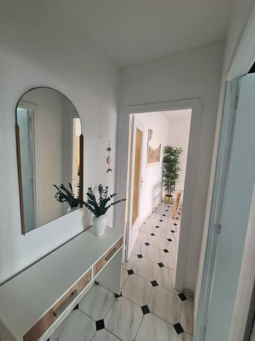 Nice Beachside 2-Bd Apt Near Barcelona クニット エクステリア 写真