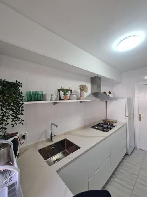 Nice Beachside 2-Bd Apt Near Barcelona クニット エクステリア 写真