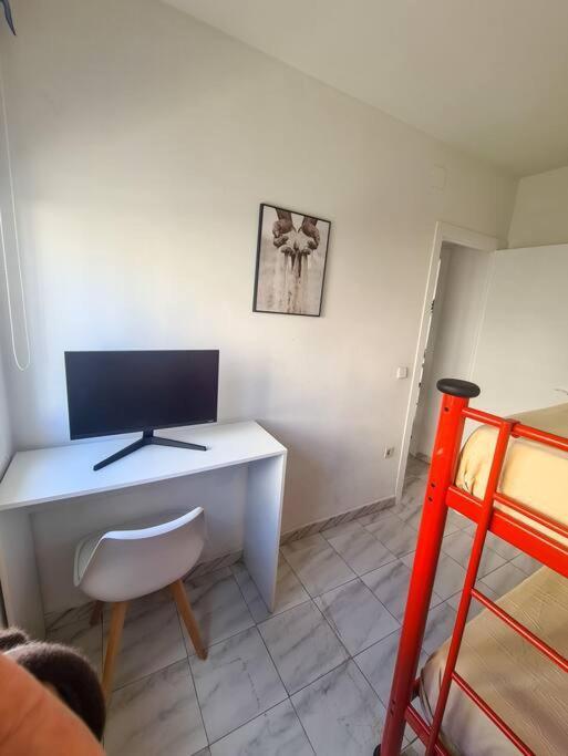 Nice Beachside 2-Bd Apt Near Barcelona クニット エクステリア 写真