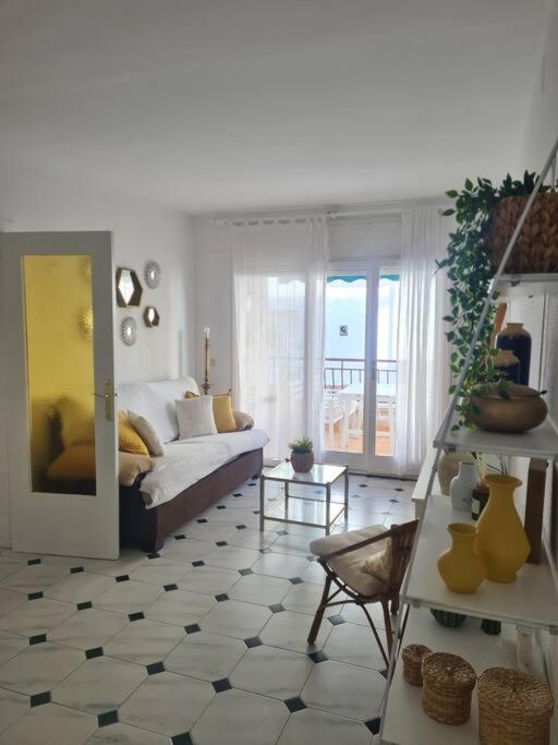 Nice Beachside 2-Bd Apt Near Barcelona クニット エクステリア 写真